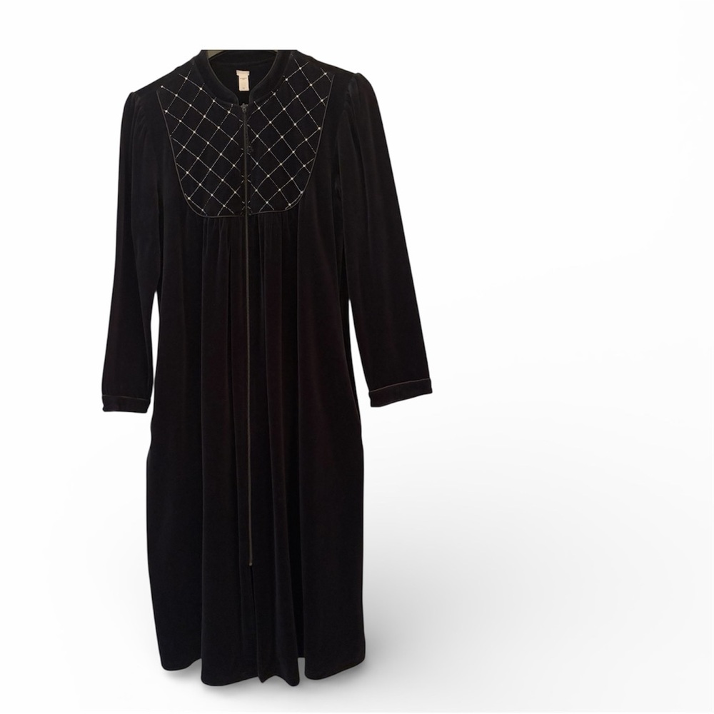 PINK Victoria’s Secret Black Velour Robe